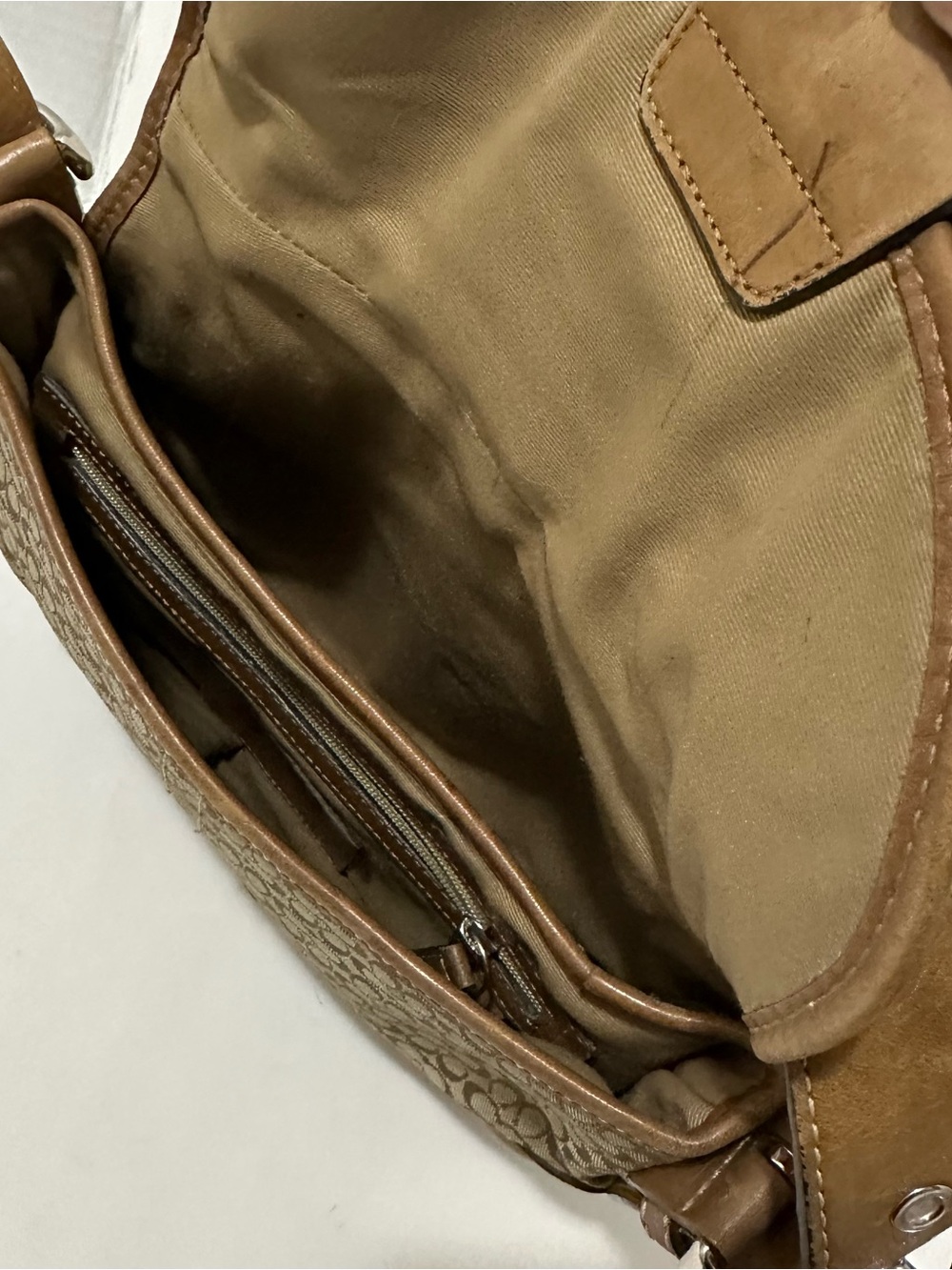 Vintage Coach Soho Signature Jacquard Shoulder Bag with Tan Leather Trim - Picture 6 of 8